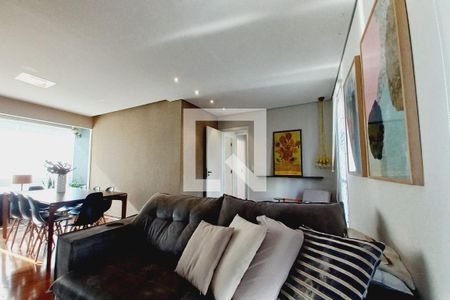 Sala de TV de apartamento à venda com 3 quartos, 140m² em Cambuí, Campinas