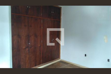 Casa à venda com 4 quartos, 270m² em Vila Itapura, Campinas