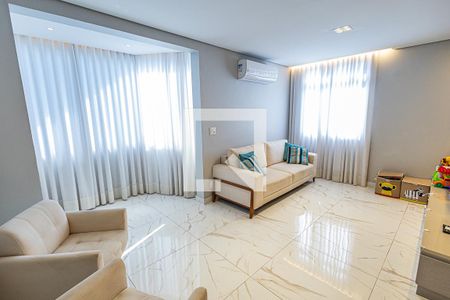 Sala de apartamento à venda com 3 quartos, 187m² em Heliópolis, Belo Horizonte