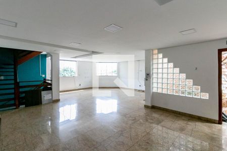 Sala de casa à venda com 6 quartos, 300m² em Cachoeirinha, Belo Horizonte