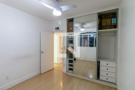 Quarto 1 de casa à venda com 6 quartos, 300m² em Cachoeirinha, Belo Horizonte