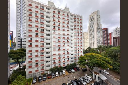 Vista Sala de apartamento à venda com 3 quartos, 84m² em Itaim Bibi, São Paulo