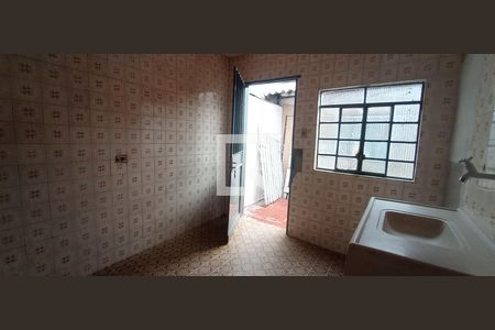 Cozinha e sala de casa para alugar com 1 quarto, 25m² em Centro, Mauá