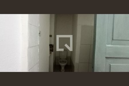 Banheiro de casa para alugar com 1 quarto, 25m² em Centro, Mauá