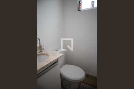 Lavabo de casa de condomínio para alugar com 3 quartos, 99m² em Vila Nova Mazzei, São Paulo