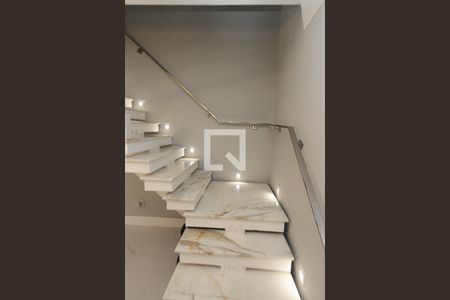Escada de casa à venda com 3 quartos, 240m² em Vila Formosa, São Paulo
