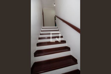 Escada de casa à venda com 3 quartos, 160m² em Piqueri, São Paulo