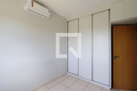 Quarto 2 de apartamento para alugar com 2 quartos, 55m² em Chácaras Tubalina E Quartel, Uberlândia