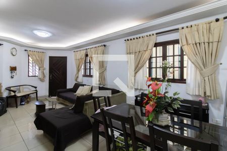 Sala de casa à venda com 5 quartos, 200m² em Jardim Bom Clima, Guarulhos