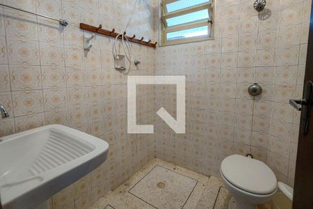 Banheiro  de kitnet/studio para alugar com 0 quarto, 32m² em Canto do Forte, Praia Grande