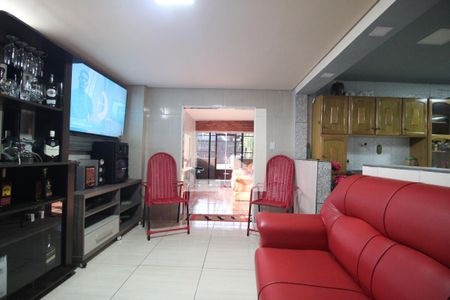 Sala 3 de casa à venda com 6 quartos, 200m² em Mathias Velho, Canoas