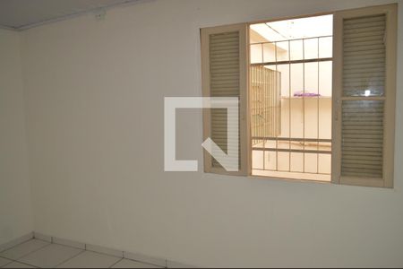 Quarto 1 de casa para alugar com 1 quarto, 60m² em Vila Antonieta, São Paulo