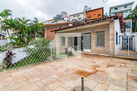 Área Externa de casa à venda com 3 quartos, 293m² em Jardim das Bandeiras, São Paulo