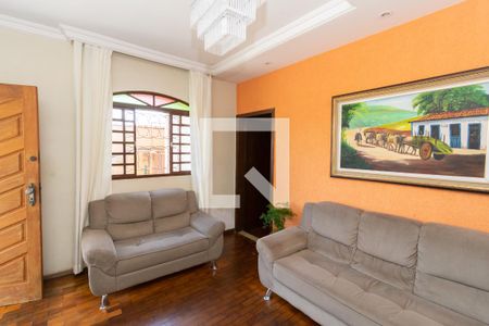 Sala de casa à venda com 4 quartos, 130m² em Bairro da Glória, Contagem