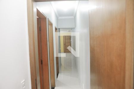 Corredor de apartamento para alugar com 3 quartos, 70m² em Campestre, Santo André