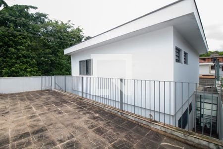 Casa à venda com 157m², 3 quartos e 3 vagas Casa à venda com 157m², 3 quartos e 3 vagasVaranda