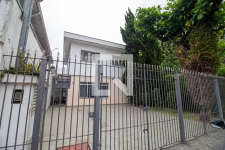 Casa à venda com 157m², 3 quartos e 3 vagas Casa à venda com 157m², 3 quartos e 3 vagasFachada