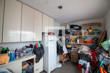 Casa à venda com 157m², 3 quartos e 3 vagas Casa à venda com 157m², 3 quartos e 3 vagasQuarto de Serviço