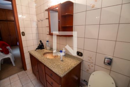 Casa à venda com 157m², 3 quartos e 3 vagas Casa à venda com 157m², 3 quartos e 3 vagasBanheiro da Suíte 2