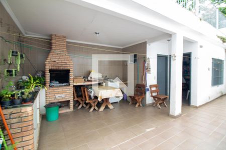 Casa à venda com 157m², 3 quartos e 3 vagas Casa à venda com 157m², 3 quartos e 3 vagasÁrea de Serviço / Churrasqueira