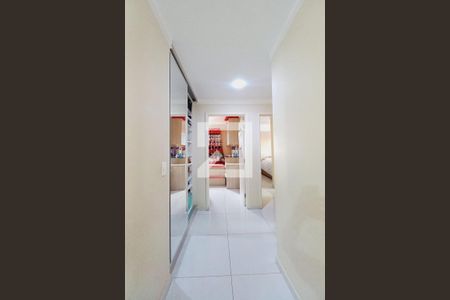 Corredor  de apartamento à venda com 3 quartos, 70m² em Vila Nova, Campinas