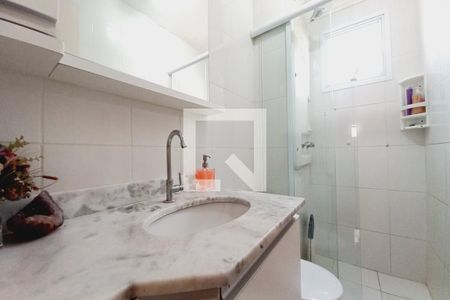 Banheiro de apartamento à venda com 3 quartos, 70m² em Vila Nova, Campinas