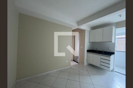 Sala e Cozinha de apartamento para alugar com 2 quartos, 44m² em Jardim Coimbra, São Paulo