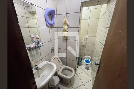 Banheiro  de casa à venda com 4 quartos, 160m² em Eldorado, Contagem