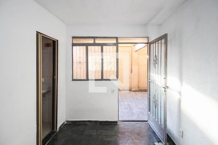 Sala de apartamento para alugar com 1 quarto, 35m² em Vila Emil, Mesquita