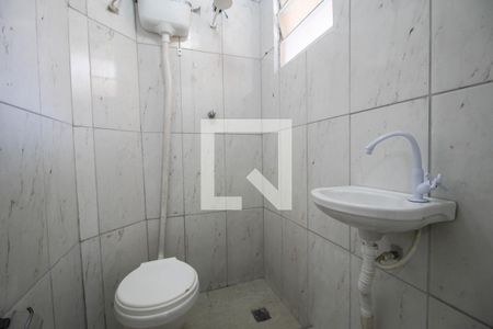 Banheiro de apartamento para alugar com 1 quarto, 35m² em Vila Emil, Mesquita