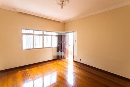 Sala de casa para alugar com 5 quartos, 560m² em Lagoinha, Belo Horizonte