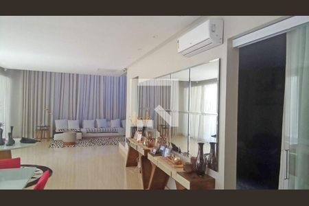 Casa à venda com 5 quartos, 550m² em Vila Sonia, São Paulo