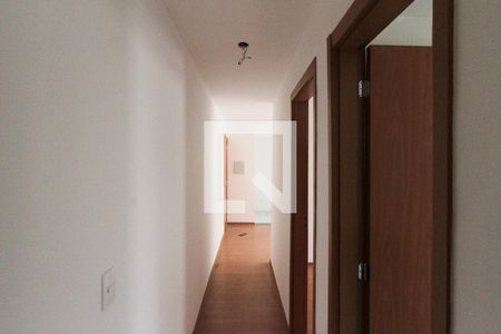 Corredor  de apartamento para alugar com 2 quartos, 43m² em Cidade São Mateus, São Paulo