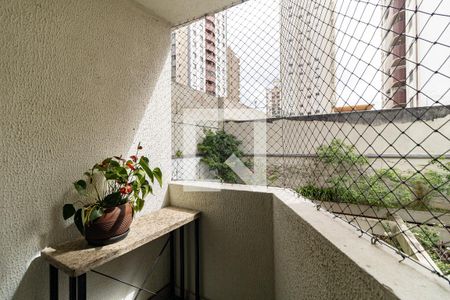 Varanda da Sala de apartamento à venda com 2 quartos, 49m² em Vila Gumercindo, São Paulo