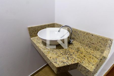 Lavabo de casa para alugar com 2 quartos, 100m² em Vila Ré, São Paulo