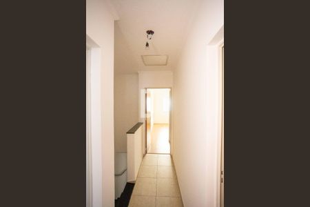 Casa à venda com 140m², 3 quartos e 2 vagas Casa à venda com 140m², 3 quartos e 2 vagasCorredor