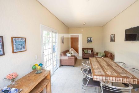 Casa à venda com 140m², 3 quartos e 2 vagas Casa à venda com 140m², 3 quartos e 2 vagasSalão de Festas