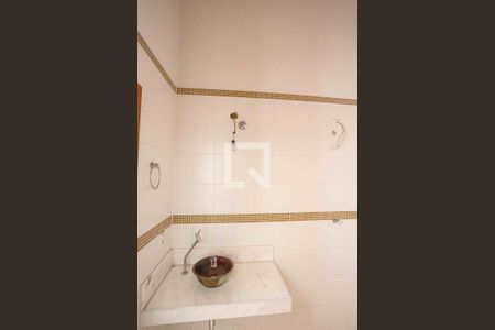 Casa à venda com 140m², 3 quartos e 2 vagas Casa à venda com 140m², 3 quartos e 2 vagasBanheiro Social