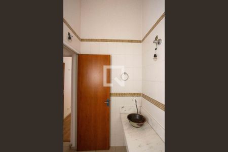 Casa à venda com 140m², 3 quartos e 2 vagas Casa à venda com 140m², 3 quartos e 2 vagasBanheiro Social