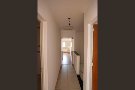 Casa à venda com 140m², 3 quartos e 2 vagas Casa à venda com 140m², 3 quartos e 2 vagasCorredor