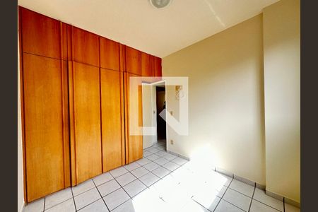 Quarto 2 de apartamento para alugar com 2 quartos, 70m² em Serra, Belo Horizonte