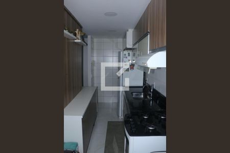 Cozinha de apartamento para alugar com 2 quartos, 48m² em Viga, Nova Iguaçu