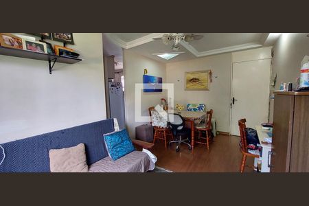 Sala de apartamento à venda com 2 quartos, 49m² em Vila Luzita, Santo André