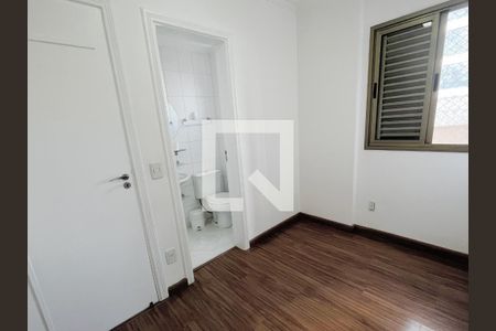 Quarto de apartamento à venda com 4 quartos, 140m² em Vila Itapura, Campinas