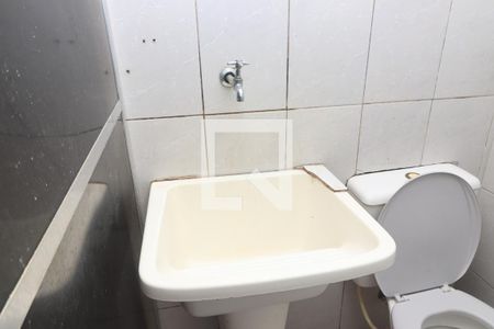 Banheiro de casa para alugar com 0 quarto, 35m² em Vila Matilde, São Paulo