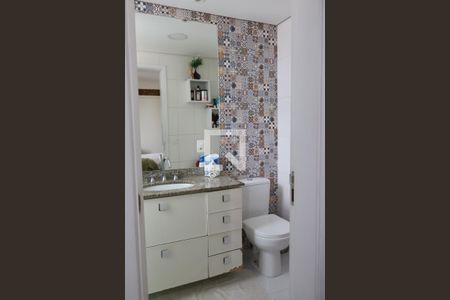 Apartamento à venda com 148m², 3 quartos e 4 vagas Apartamento à venda com 148m², 3 quartos e 4 vagasBanheiro da Suíte 1