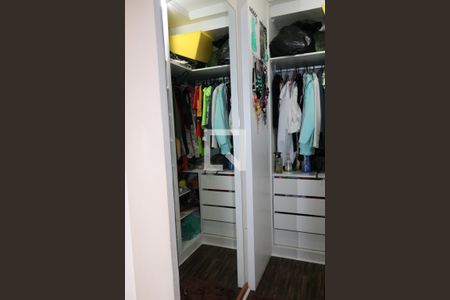 Apartamento à venda com 148m², 3 quartos e 4 vagas Apartamento à venda com 148m², 3 quartos e 4 vagasCloset da suíte 1