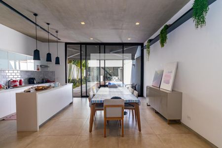 Sala de casa à venda com 4 quartos, 240m² em Indianópolis, São Paulo