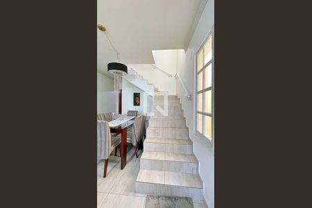 Escada de casa à venda com 3 quartos, 148m² em Gopouva, Guarulhos