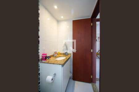 Casa à venda com 70m², 2 quartos e 1 vaga Casa à venda com 70m², 2 quartos e 1 vagaBanheiro Social